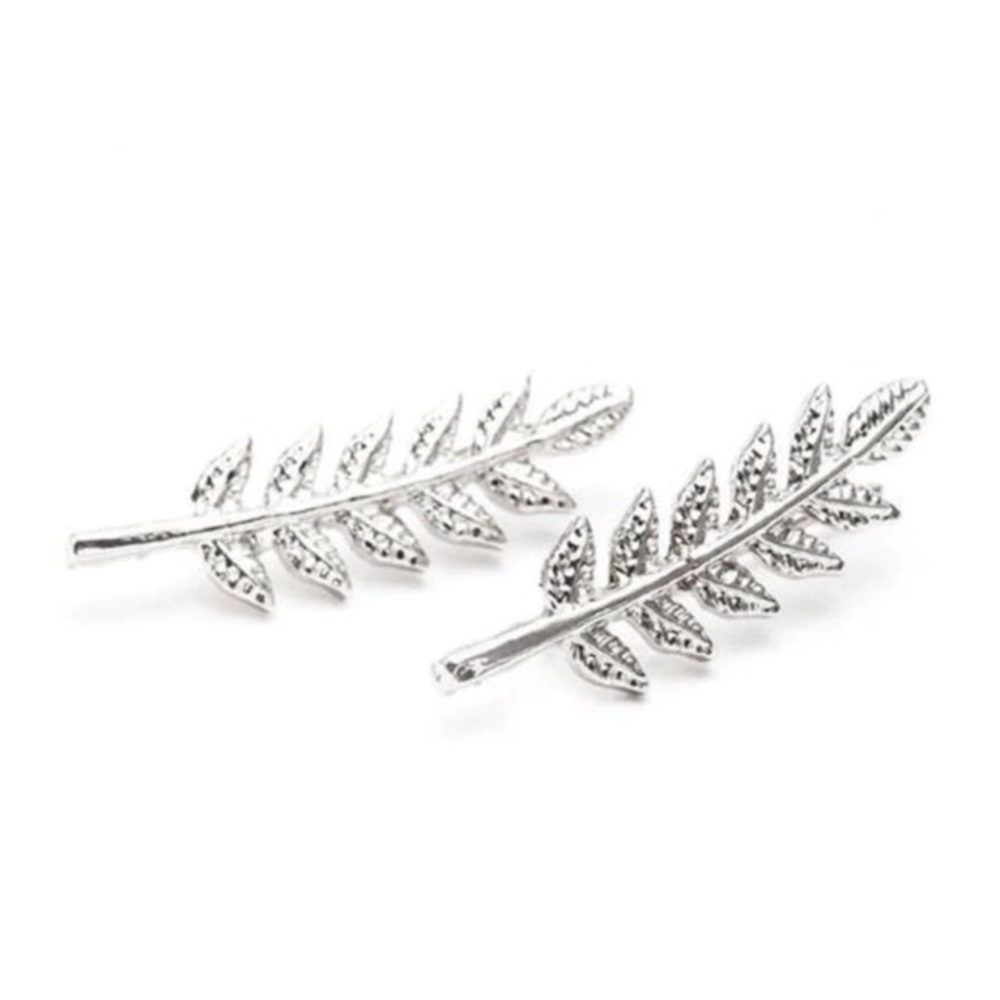 SILVERY CLIMBERS!💙💎💲FIRM🛍➕BUNDLE➕🛍4 DISCOUNT! - Picture 2 of 8
